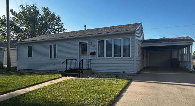 Photo of 1500 Bridle Dr, Mitchell, SD 57301