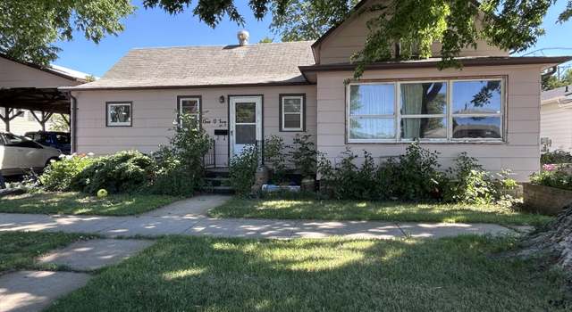 Photo of 102 E Walnut St, Parkston, SD 57366