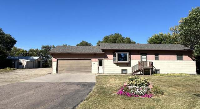 Photo of 712 E 3rd St, Plankinton, SD 57368