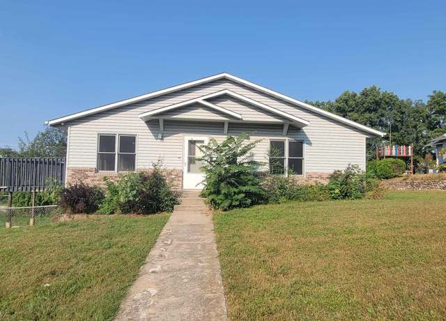 Property at 807 Pine, Yankton, SD 57078, 5 beds, 3.5 baths