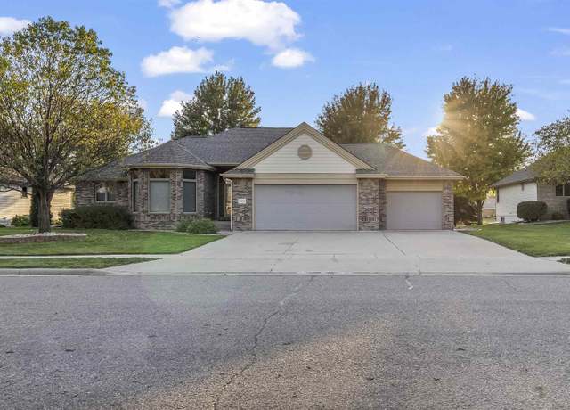 Property at 2803 Lakeview Dr, Yankton, SD 57078, 3 beds, 3.5 baths