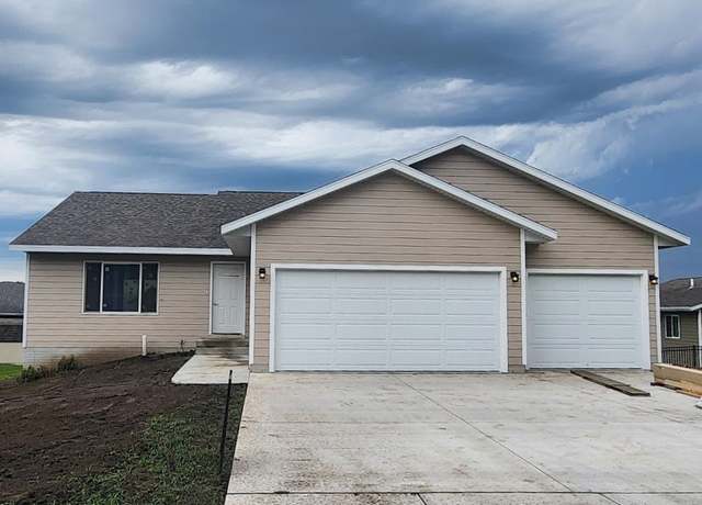 Property at 1401 Millie Ln, Yankton, SD 57078, 5 beds, 3 baths