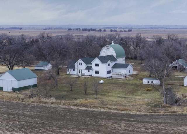 Property at 30542 433rd Ave, Utica, SD 57067, 5 beds, 4 baths