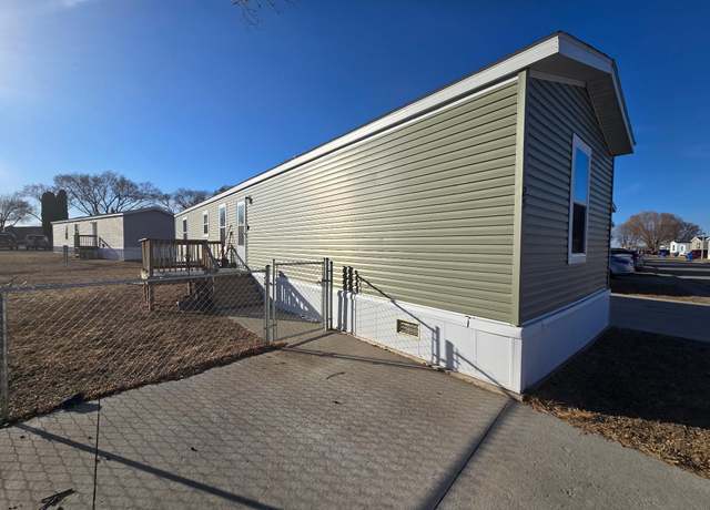 Property at 833 E Duke St #25, Vermillion, SD 57069, 3 beds, 2 baths