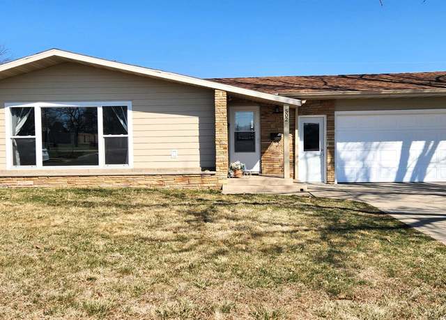 Property at 502 E 21st St, Yankton, SD 57078, 3 beds, 2 baths
