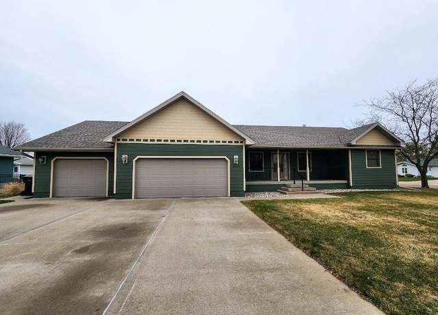 Property at 2903 Adkins Dr, Yankton, SD 57078, 5 beds, 3 baths