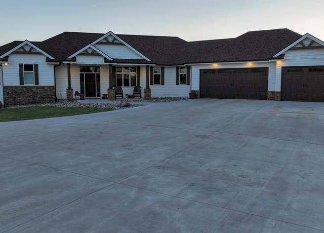 Property at 31006 Sundance Rdg, Yankton, SD 57078, 6 beds, 3 baths