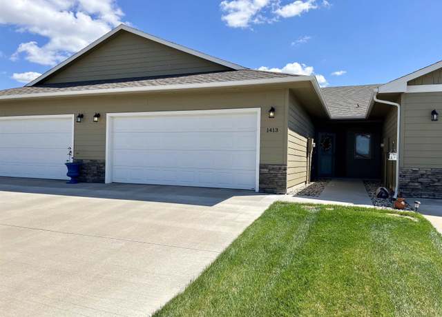 Property at 1413 W 25th St, Yankton, SD 57078, 2 beds, 1 bath
