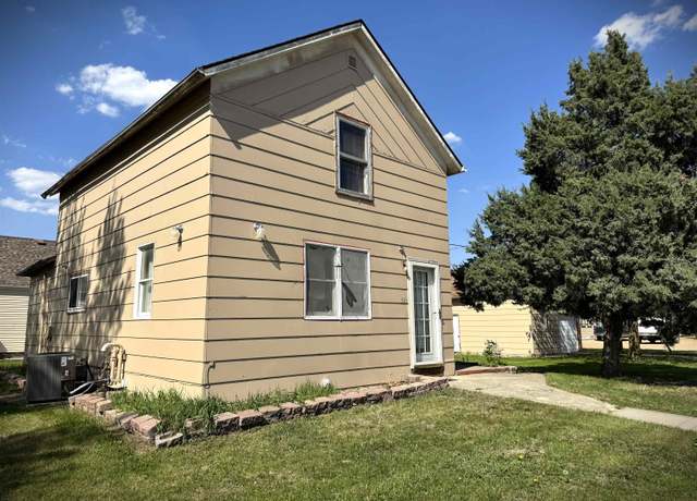 Property at 330 Washington St, Scotland, SD 57059, 2 beds, 1 bath
