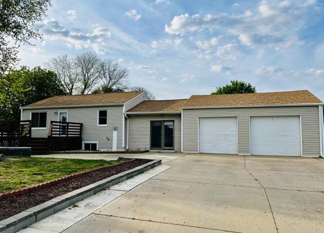 Property at 1104 E 14th St, Yankton, SD 57078, 4 beds, 2 baths