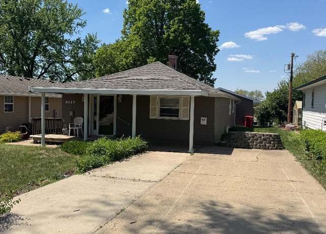 Property at 2117 Douglas Ave, Yankton, SD 57078, 3 beds, 1 bath