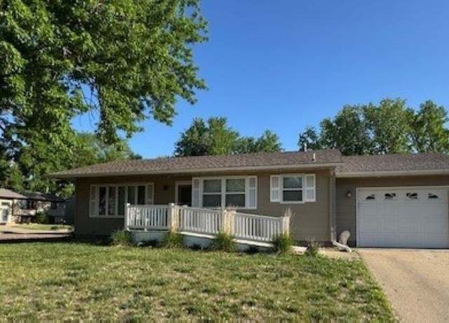 Property at 1200 E 16th St, Yankton, SD 57078, 3 beds, 2 baths