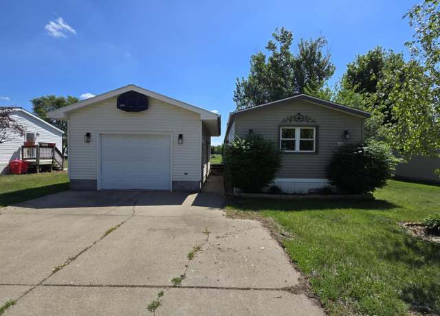 Property at 3208 Aurora St, Yankton, SD 57078, 3 beds, 2 baths