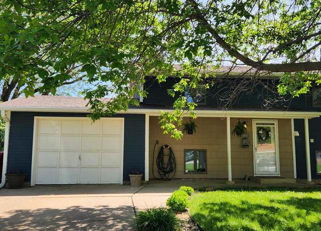 Property at 908 Dakota St, Yankton, SD 57078, 3 beds, 1.5 baths