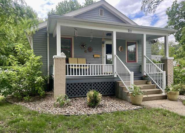Property at 711 Locust St, Yankton, SD 57078, 3 beds, 1 bath