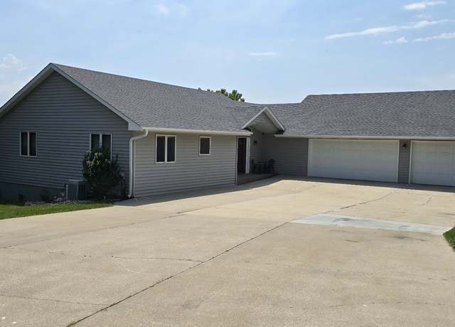 Property at 152 Marina Dell Ave, Yankton, SD 57078, 3 beds, 3 baths