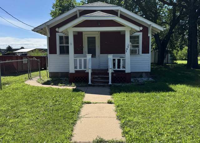 Property at 1303 National St, Yankton, SD 57078, 2 beds, 1 bath