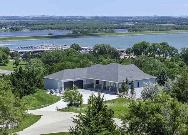 Property at 117 Dew Drop In Ln, Yankton, SD 57078, 5 beds, 5 baths