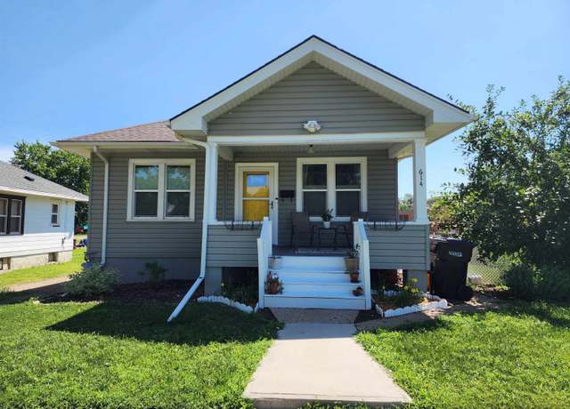 Property at 614 Pine St, Yankton, SD 57078, 2 beds, 1 bath