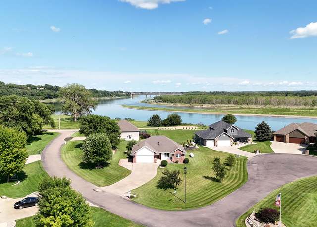 Property at 1405 River Aspen Rd, Yankton, SD 57078, 5 beds, 3 baths