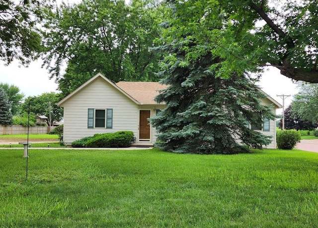 Property at 1301 W 11th St, Yankton, SD 57078, 2 beds, 2 baths
