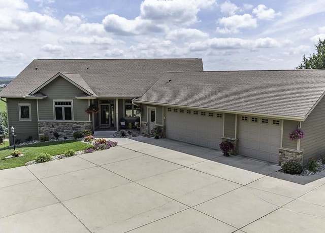 Property at 156 Quarry Pines Dr, Yankton, SD 57078, 5 beds, 4.5 baths