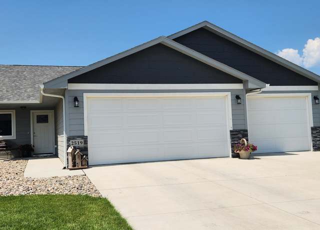 Property at 2519 Trevor St, Yankton, SD 57078, 2 beds, 2 baths