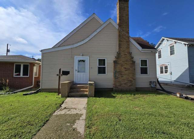 Property at 609 W 4th St, Yankton, SD 57078, 3 beds, 1 bath