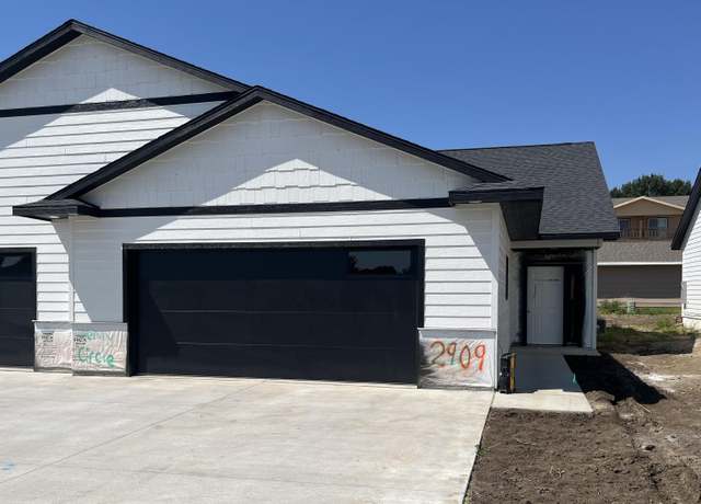 Property at 2909 Jenny Cir, Yankton, SD 57078, 2 beds, 2 baths