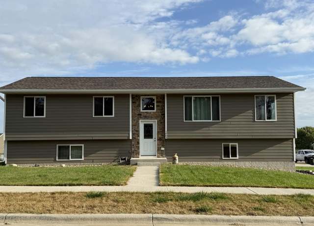 Property at 1403 Millie Ln, Yankton, SD 57078, 4 beds, 3 baths