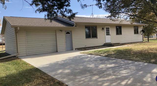 Photo of 2207 Ivy St, Tyndall, SD 57066