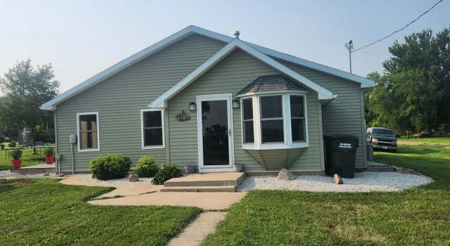 Photo of 315 E Douglas St, Coleridge, NE 68727