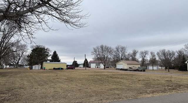 Photo of 501 E 3rd St, Menno, SD 57045