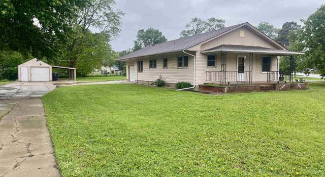 Photo of 1207 Whiting Dr, Yankton, SD 57078