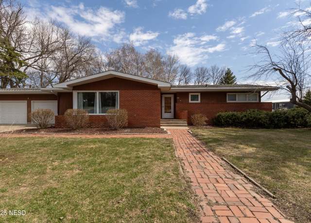 Property at 702 5th Ave S, Clear Lake, SD 57226, 5 beds, 2.5 baths