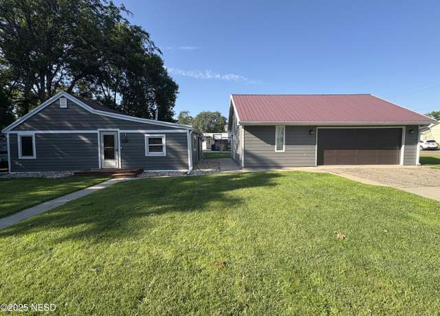 Property at 1239 4th Ave SE, Watertown, SD 57201, 3 beds, 1 bath