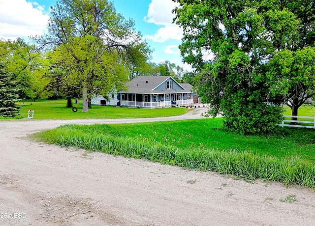 Property at 16832 457th Ave, Watertown, SD 57201, 4 beds, 3 baths