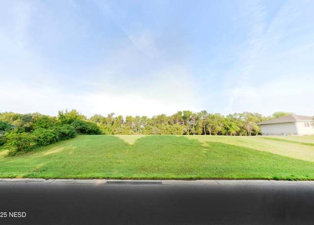 Property at 12945 Prairiewood Dr, Aberdeen, SD 57401