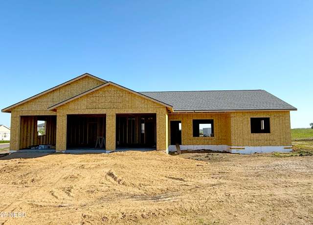 Property at 3608 17th Ave SW, Watertown, SD 57201, 3 beds, 2 baths