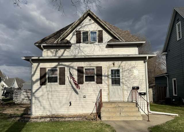 Property at 213 4th St SE, Watertown, SD 57201, 3 beds, 2 baths