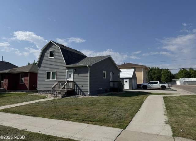 Property at 523 1st Ave NE, Watertown, SD 57201, 2 beds, 1 bath