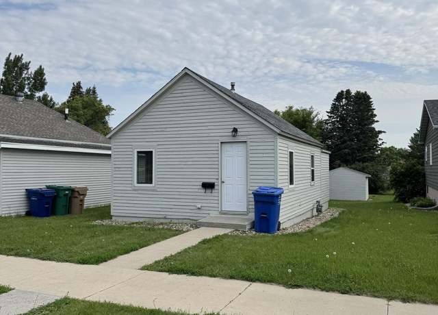 Property at 918 3rd Ave SE, Watertown, SD 57201, 1 bed, 1 bath