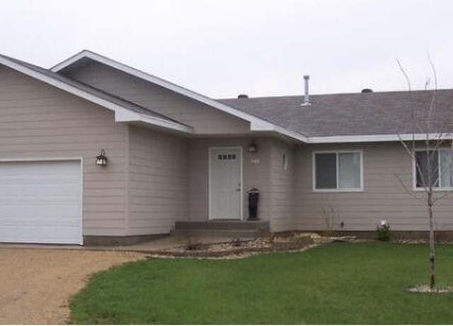 Property at 940 S Lake Dr, Watertown, SD 57201, 5 beds, 2 baths