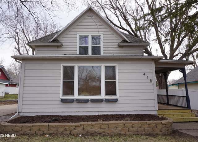 Property at 418 2nd St NE, Watertown, SD 57201, 3 beds, 2 baths