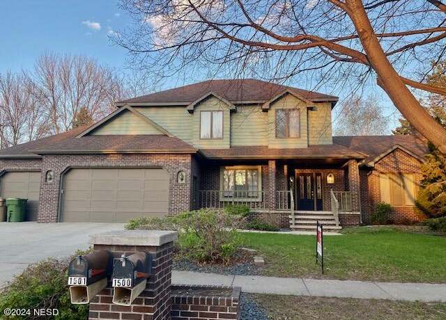 Property at 1500 Harmony Ln, Watertown, SD 57201, 4 beds, 4 baths