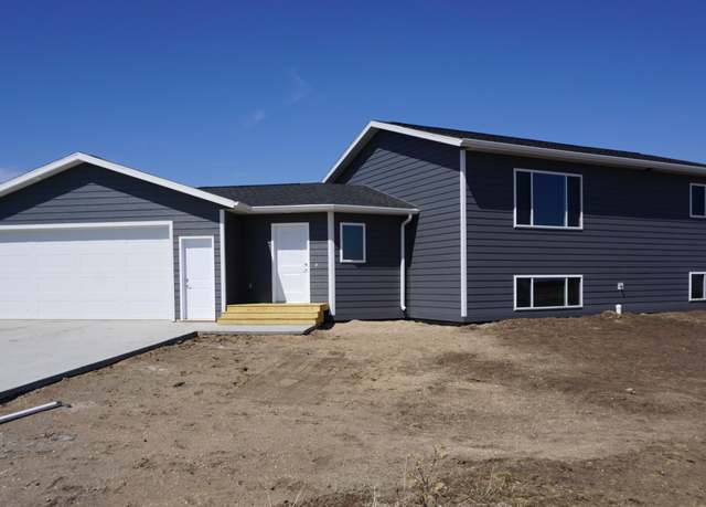 Property at 2709 Kemp Ave W, Watertown, SD 57201, 2 beds, 1 bath