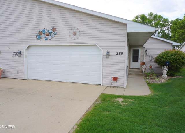 Property at 229 6th Street Cir SW, Watertown, SD 57201, 2 beds, 2 baths