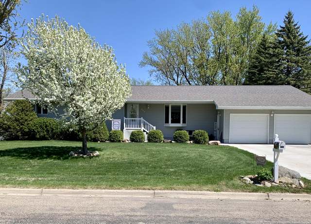 Property at 604 9th Ave S, Clear Lake, SD 57226, 6 beds, 3 baths