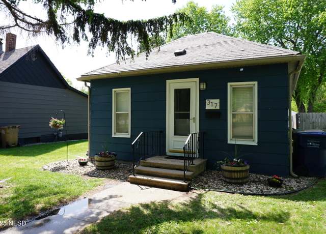 Property at 317 S Maple St, Watertown, SD 57201, 2 beds, 1 bath