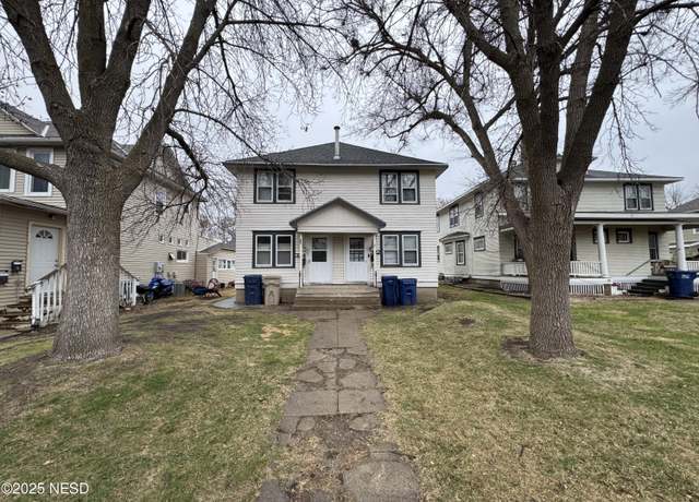 Property at 322-324 N Maple --, Watertown, SD 57201, 4 beds, 2 baths
